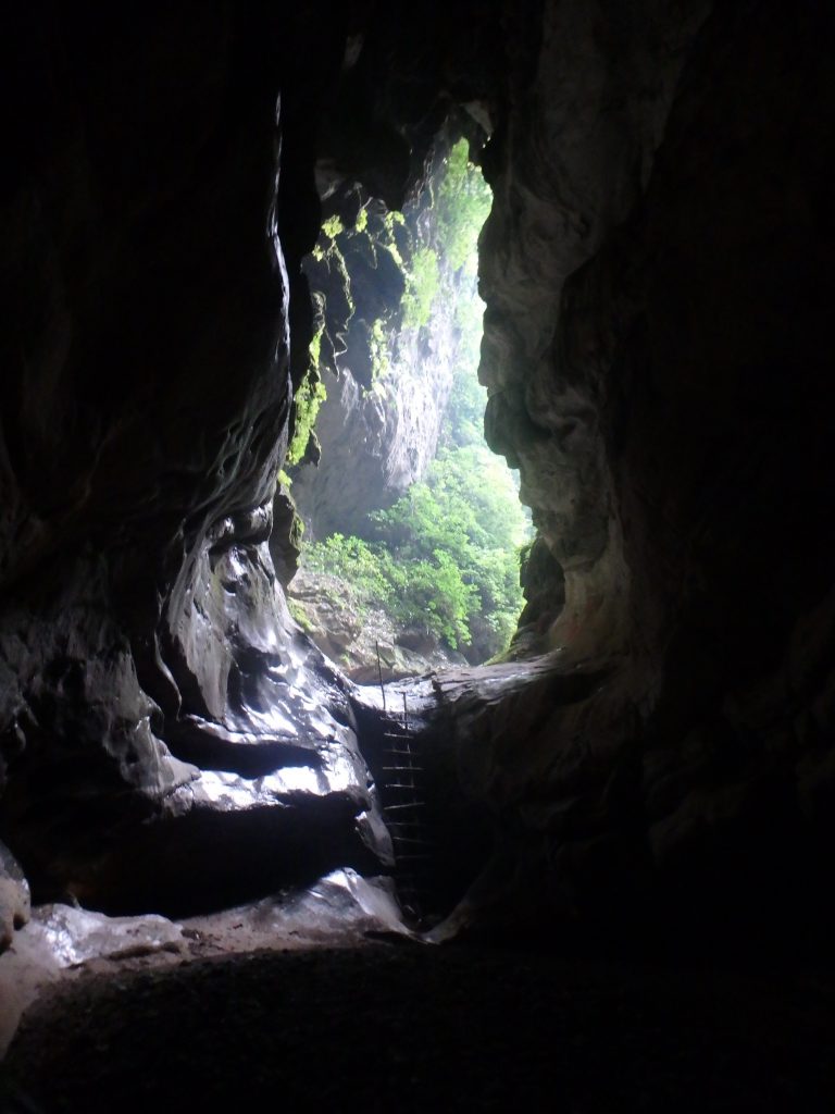 entrée grotte